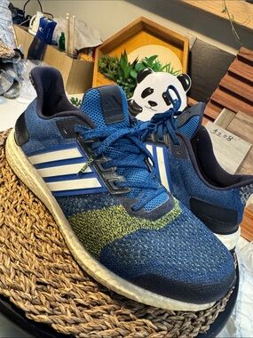 adidas UltraBoost 4.0
Blue Green Athletic Shoes